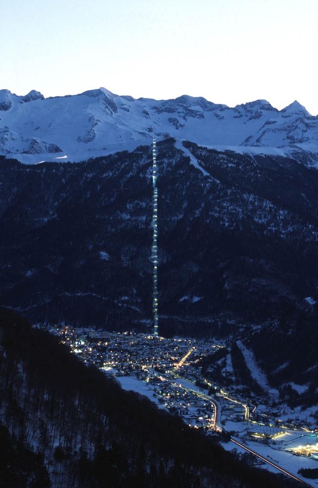 Vacanceole - Residence Illixon Bagneres-de-Luchon ภายนอก รูปภาพ